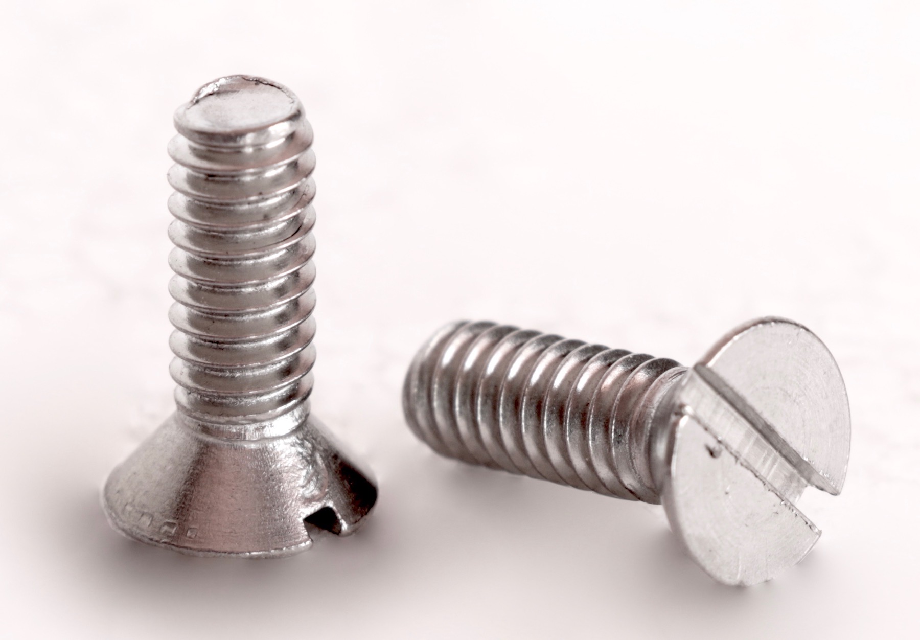 Tornillo para estufa cabeza plana ranurada